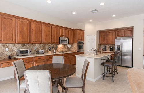 Paradise House | Beautifully decorated everything is new! Spacious single story home.