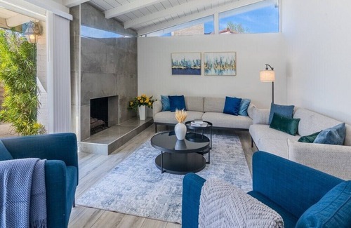 Winnetka House | Beautifully Designed 3BR/3BA Home - Pet Friendly!