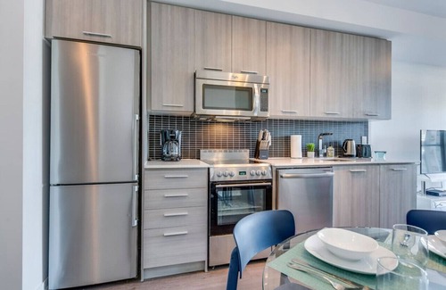 Old Town Condo | Beautifully Designed Modern Condo - Sleeps 4