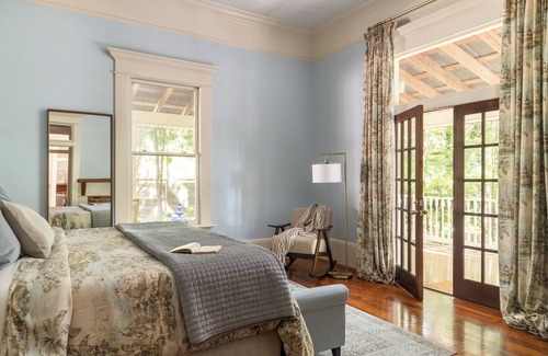 Athens Bed & Breakfast | Beautifully Designed Two Bedroom Suite
