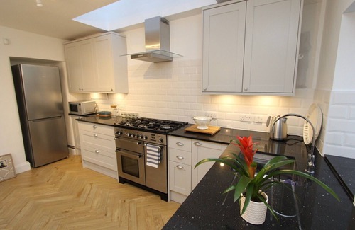 New Town Apartment | Beautifully finished 2 bedroom Georgian flat is the perfect city getaway.