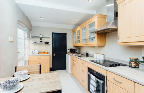 Rugby Villa | Beautifully Finished Spacious House!