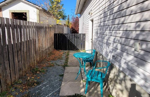 Prince George House | Beautifully Furnished Renovated 4 Bedroom House.