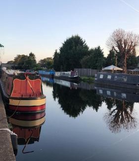 Uxbridge South Apartment | Beautifully Furnished Art Apartment