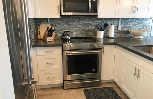Makaha Valley Condo | Beautifully Furnished, New Renovation, A/C, Mtn/Ocean View, beach/golf/hiking!