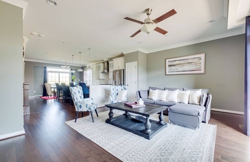 Richmond House | Beautifully furnished, spacious townhome!