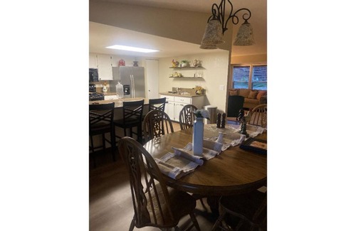 Tri-Cities House | Beautifully furnished home in quiet neighborhood
