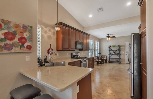 Oakwood Villa | Beautifully Furnished Villa In Gated 55+ Country Club available June 1-Sept. 30