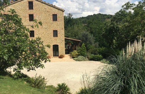 Penna San Giovanni Apartment | Beautifully renovated, modern, 1 bedroom apartment with swimming pool