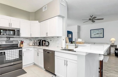 Bonita Springs Condo | Beautifully maintained condo in the Southbridge subdivision of Pelican Landing.