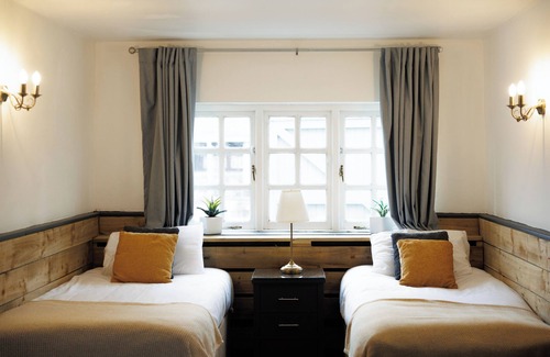 Upton Cheyney Other | Beautifully Modernised Farmhouse w/2 Hot Tubs & Annex, Games Room, Sleeps 26