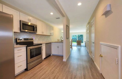 Crescent Beach House | Beautifully Newly Remodeled Townhouse with Ocean Views - Steps away from beach!