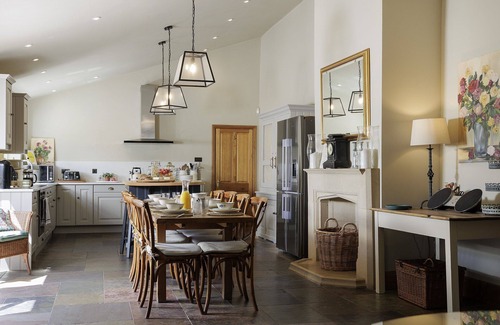 Cheltenham Cottage | Beautifully presented spacious holiday cottage - Gardeners Cottage