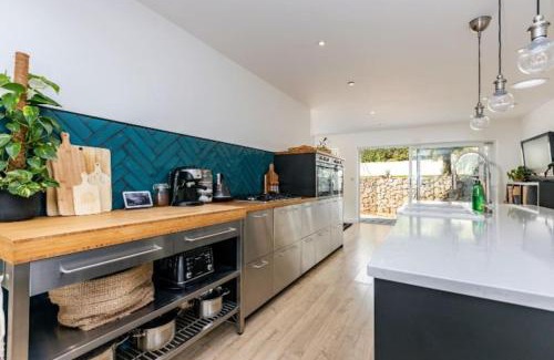 Galmpton House | Beautifully presented holiday home near the beach