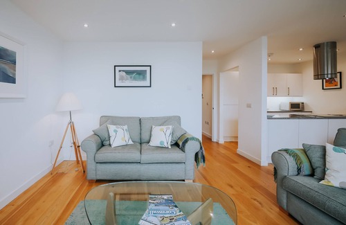 St Ives Apartment | Beautifully Presented, Luxury Ground Floor Apartment With Sea Views and parking
