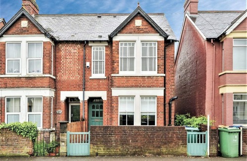 Cowley House | Beautifully presented, spacious and conveniently located Edwardian home
