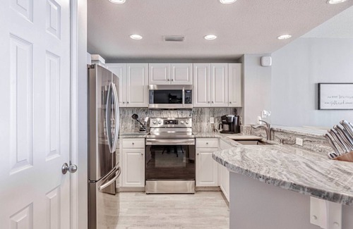 Long Beach Condo | Beautifully Remodeled Condo in Majestic Towers! Tower 2 unit 2103