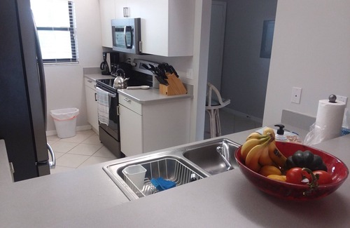 New Smyrna Beach Condo | Beautifully redecorated 2 bedroom condo in quiet section of town
