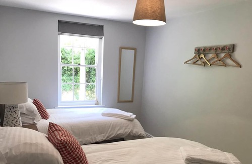 Barford St Martin House | Beautifully Refurbished 4 Bedroom Country Home
