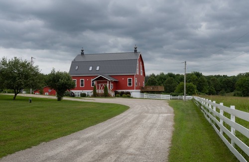Pine River House | Beautifully Refurbished Barn Is Perfect For Large Groups And Families