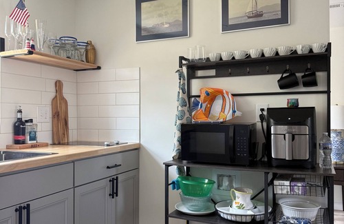 North Carolina Coast House | Beautifully remodeled 2 Bedroom Cottage,fenced yard, short walk to the beach.