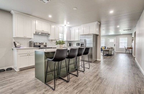 Central Oklahoma City House | Beautifully Remodeled 3B1.5B W/King Bed By OU Med