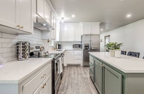 Central Oklahoma City House | Beautifully Remodeled 3B1.5B W/King Bed By OU Med