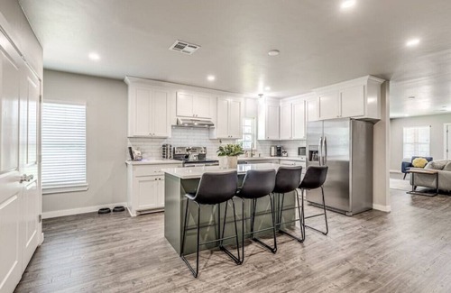 Central Oklahoma City House | Beautifully Remodeled 3B1.5B W/King Bed By OU Med