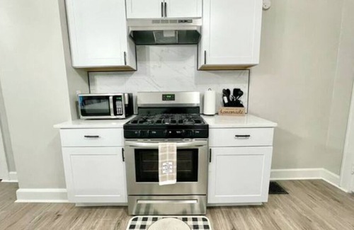 Indianapolis House | Beautifully Remodeled, 5 min to Downtown Indy!