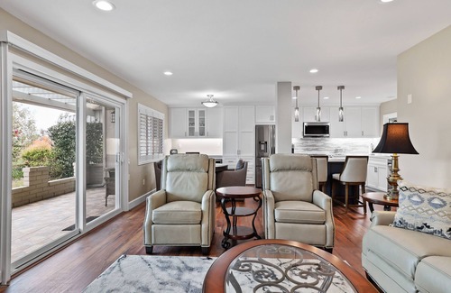 Laguna Woods Condo | Beautifully remodeled 2 BD/2 BA 1st Floor Condo in Beach Close 55+ Community
