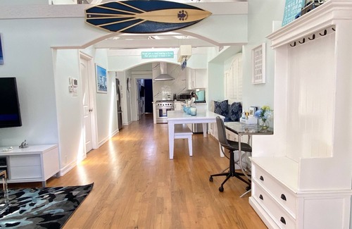 South Redondo House | Beautifully Remodeled Luxurious Beach House 1.5 Blocks from the Beach