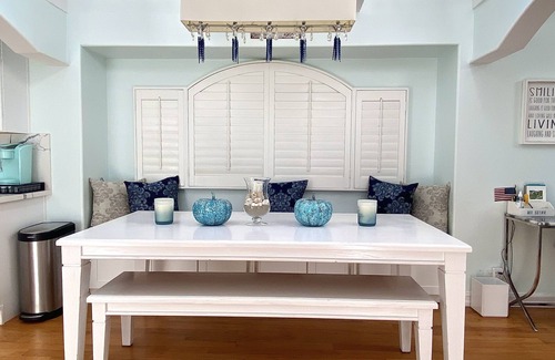 South Redondo House | Beautifully Remodeled Luxurious Beach House 1.5 Blocks from the Beach