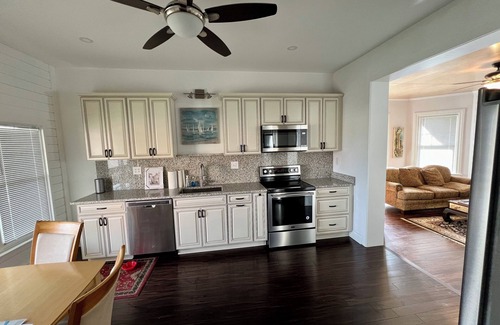 Lake Geneva Apartment | Beautifully remodeled apartment located a short 2 blocks from Geneva Lake!