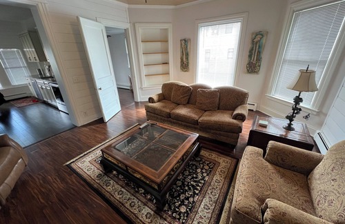 Lake Geneva Apartment | Beautifully remodeled apartment located a short 2 blocks from Geneva Lake!