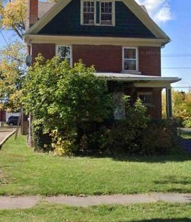 Niagara Falls House | Beautifully remodeled house 1.5 miles from falls.