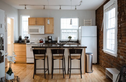 Speer Cottage | Beautifully Remodeled Carriage House In Denver
