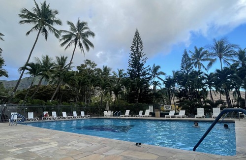 Makaha Condo | Beautifully Remodeled studio Makaha Valley Towers