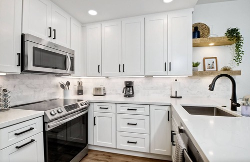 Carlsbad Condo | Beautifully Remodeled | Private Balcony | Pool View | BBQ Access | Gated Reserved Parking