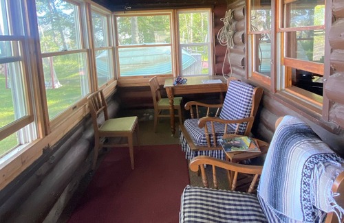Levering Cabin | Beautifully remodeled log cabin on Douglas Lake