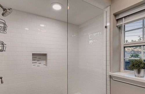 North Austin Civic Association House | Beautifully Remolded 3 Bedroom Nearby the Q2 Stadium and The Domain - by PMI Austin Metro