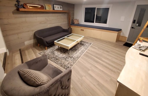 Campbell River Apartment | Beautifully renovated suite in the heart of Campbell River