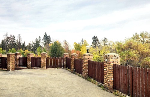 Red Deer Condo | Beautifully Reno'd Two Bedroom Condo in Convenient Location at Checkmate Hill