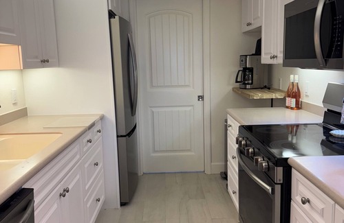 Longbeach Village Condo | Beautifully renovated 3 bedroom ocean view condo on Longboat Key