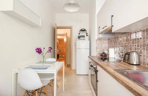 Nea Smirni Apartment | Beautifully Renovated Convient Apartment