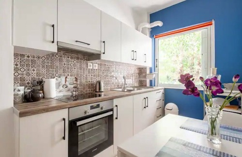 Nea Smirni Apartment | Beautifully Renovated Convient Apartment