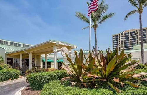 Fort Pierce Condo | Beautifully renovated beach front condo in a private golf community