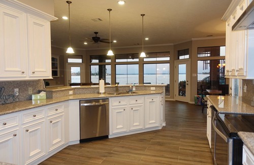 Walden on Lake Conroe House | Beautifully renovated retreat on the lake shore