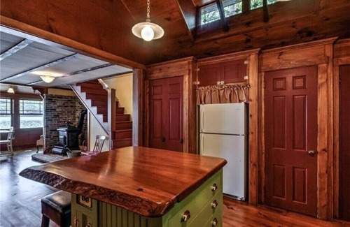 Vassalboro House | Beautifully renovated cottage on quiet lake