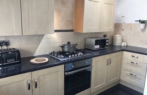 Hope Valley House | Beautifully renovated 3 bed cottage in the heart of the Peak District.