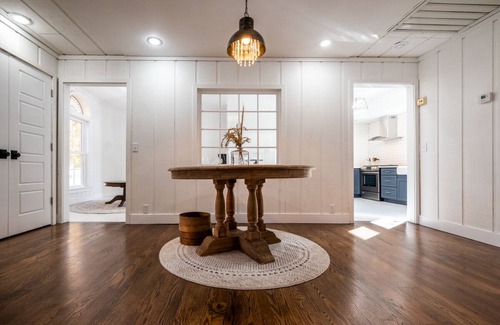 Lyndon House | Beautifully renovated 3,800 sq ft house between 2 federal lakes